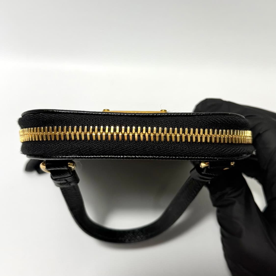 프라다 사피아노 가죽 미니 숄더백 상품이미지6