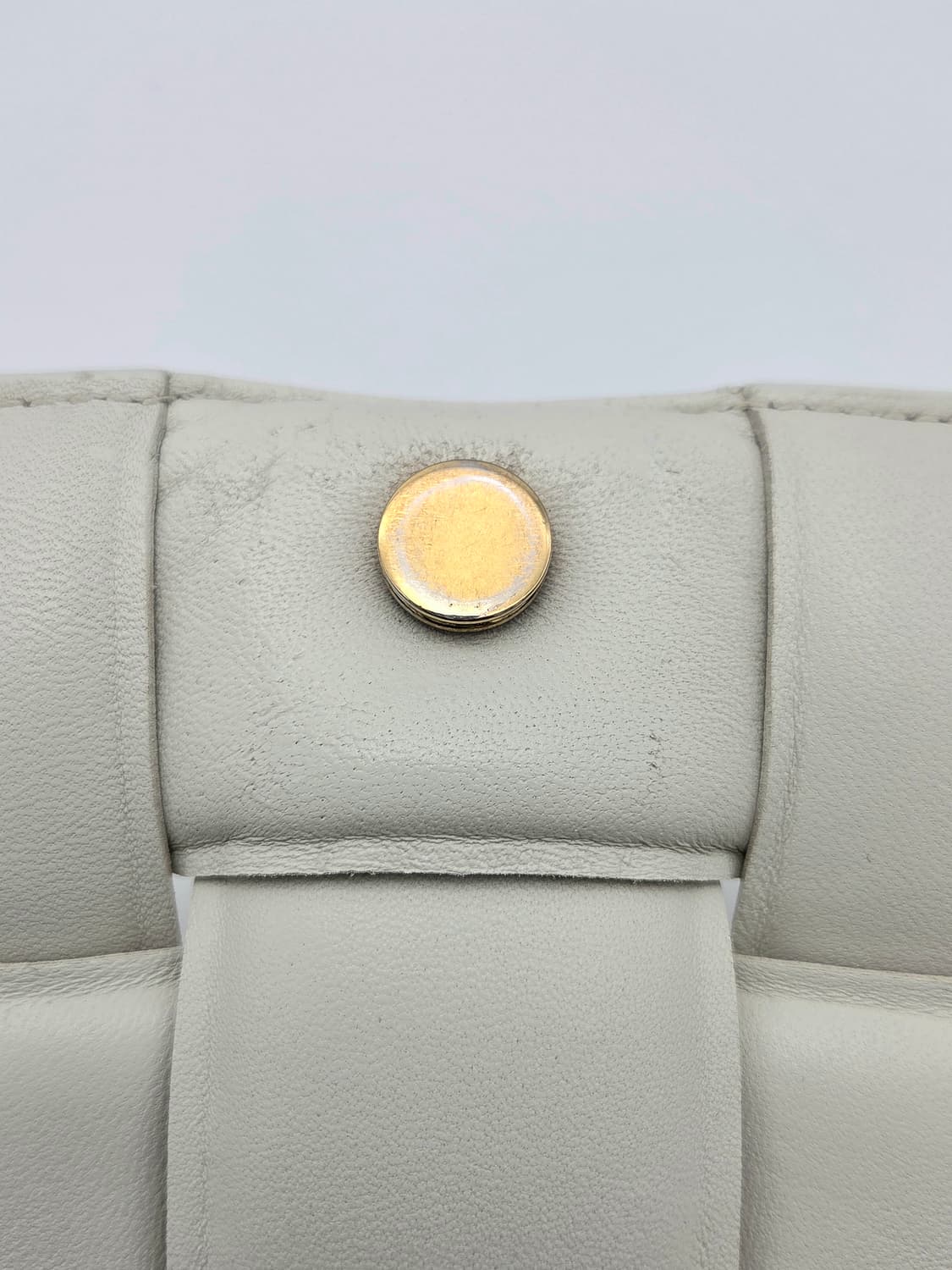 보테가베네타 패딩 카세트백 상품이미지3