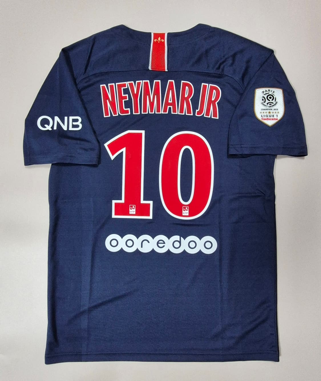 18-19시즌 파리생제르망 홈 네이마르 유니폼 L 상품이미지1