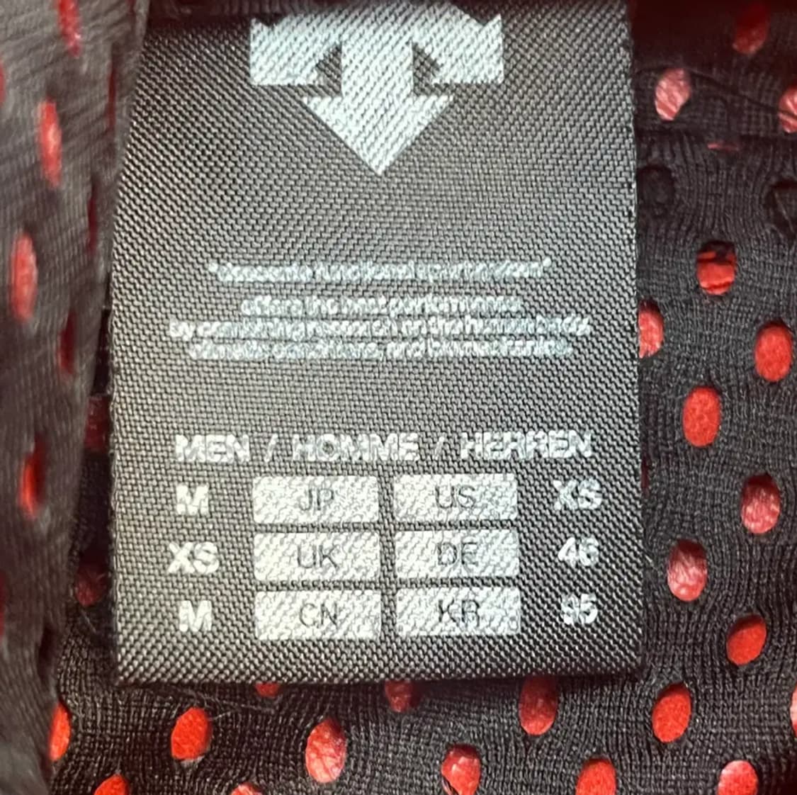 데상트 트라이애슬론 브리티쉬 GER 후드 자켓 (95) 상품이미지3