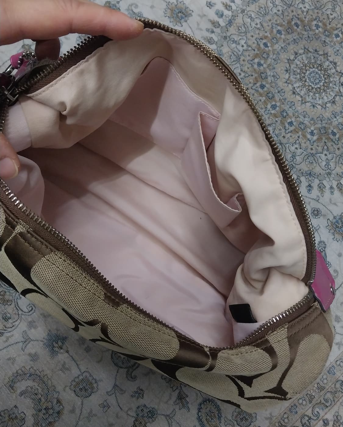 코치 시그니처 핑크 숄더백 상품이미지5