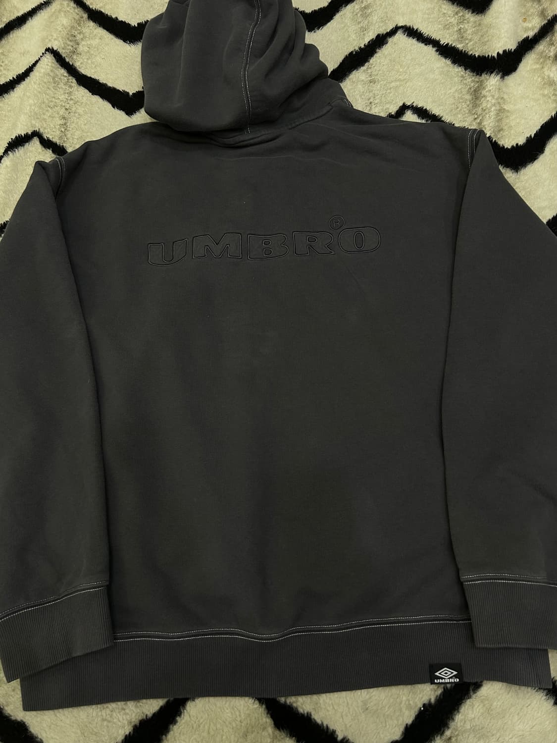 [XL]엄브로 아플리케 레터링 후드/챠콜그레이 상품이미지4