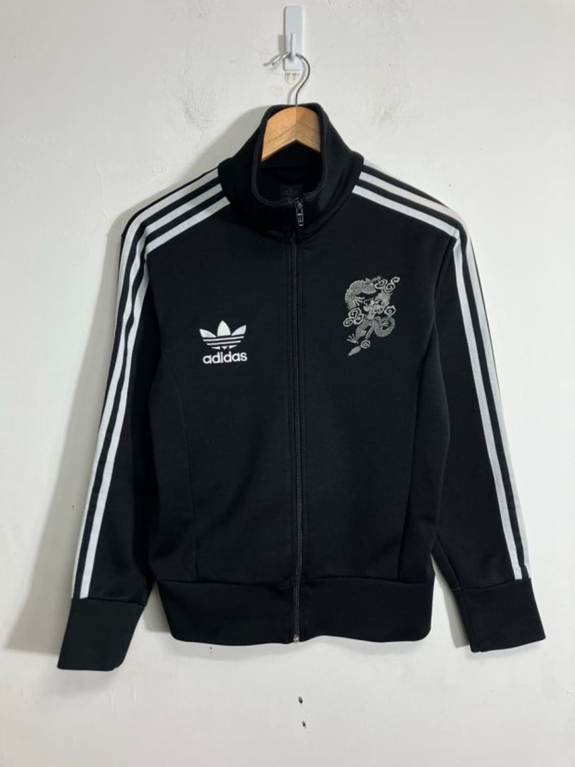 요지야마모토 아디다스 트랙탑 구합니다  상품이미지1