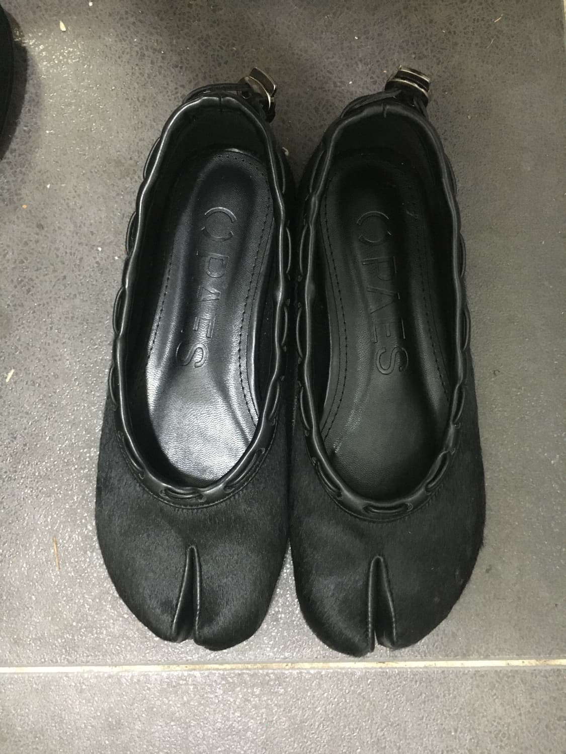 paes 페이즈 calf hair 플랫슈즈 상품이미지1