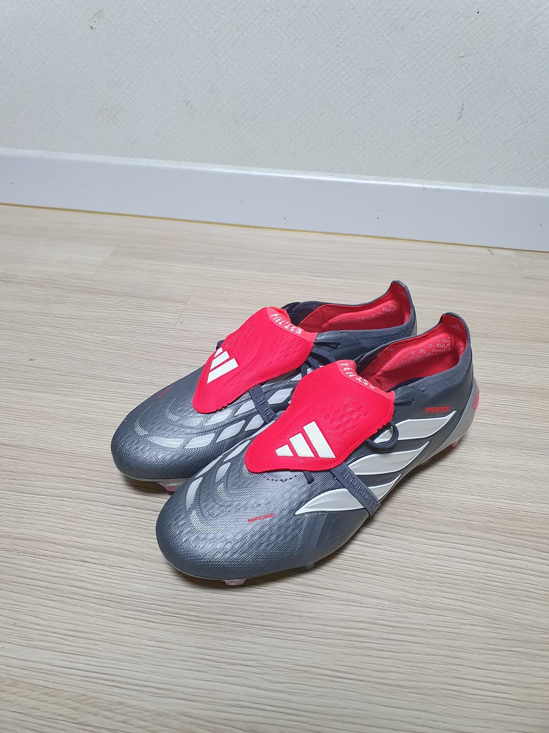 아디다스 프레데터 엘리트 폴드오버 텅 축구화 285 상품이미지4