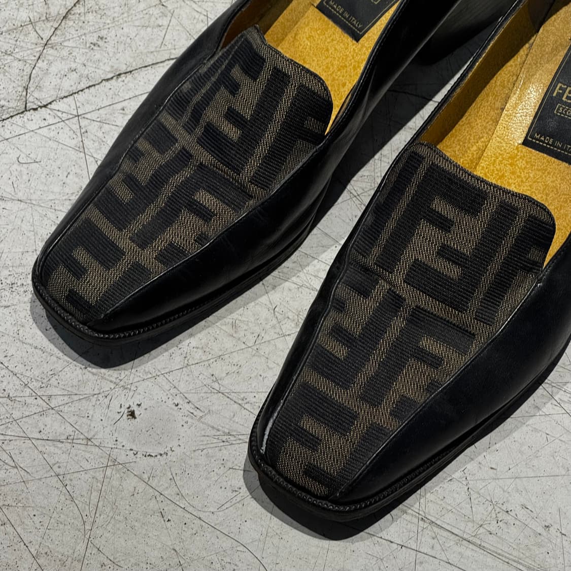 Fendi 펜디 주카 펌프스 로퍼 37.5 (245) 상품이미지3