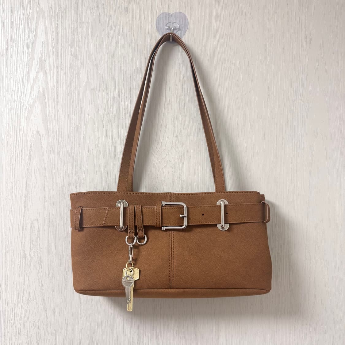 브라운 벨트 바게트백 상품이미지1