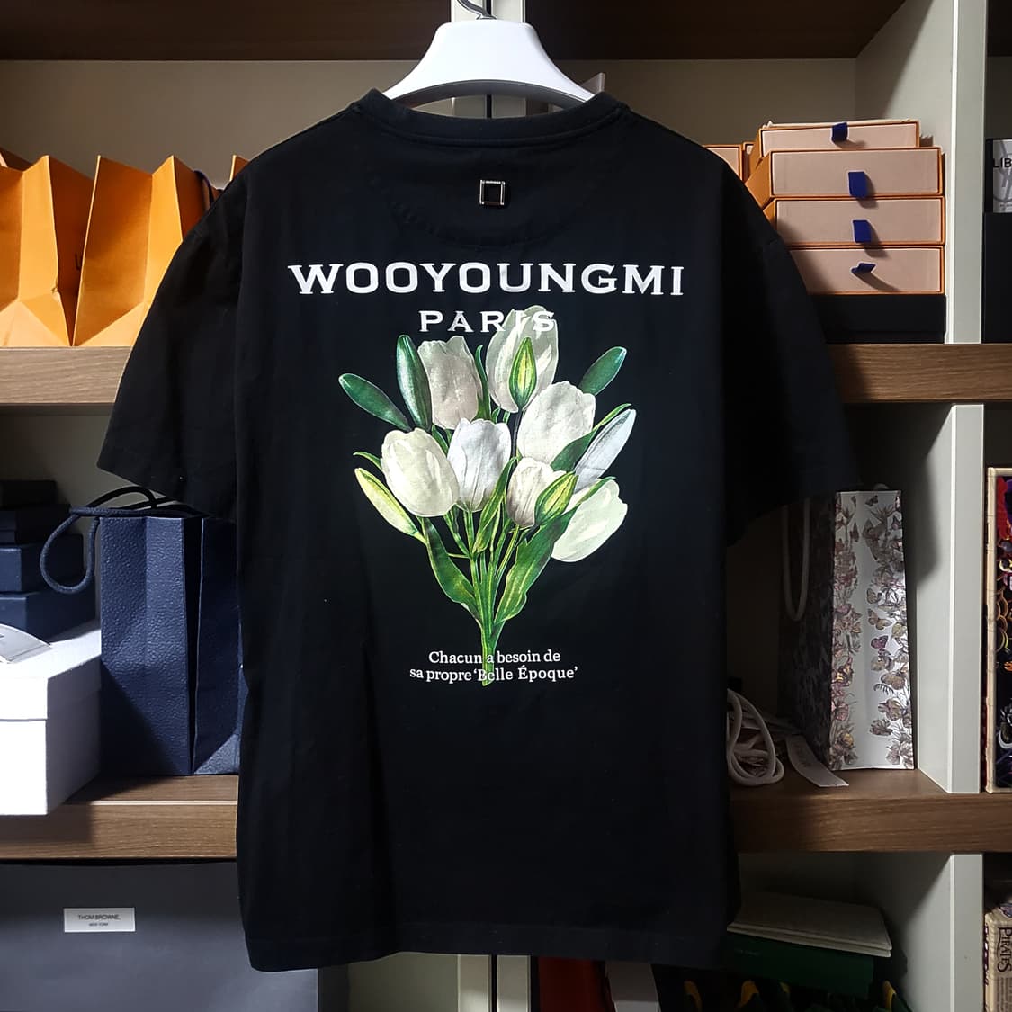22SS 우영미 플라워 백로고 반팔티 48사이즈 블랙 상품이미지1