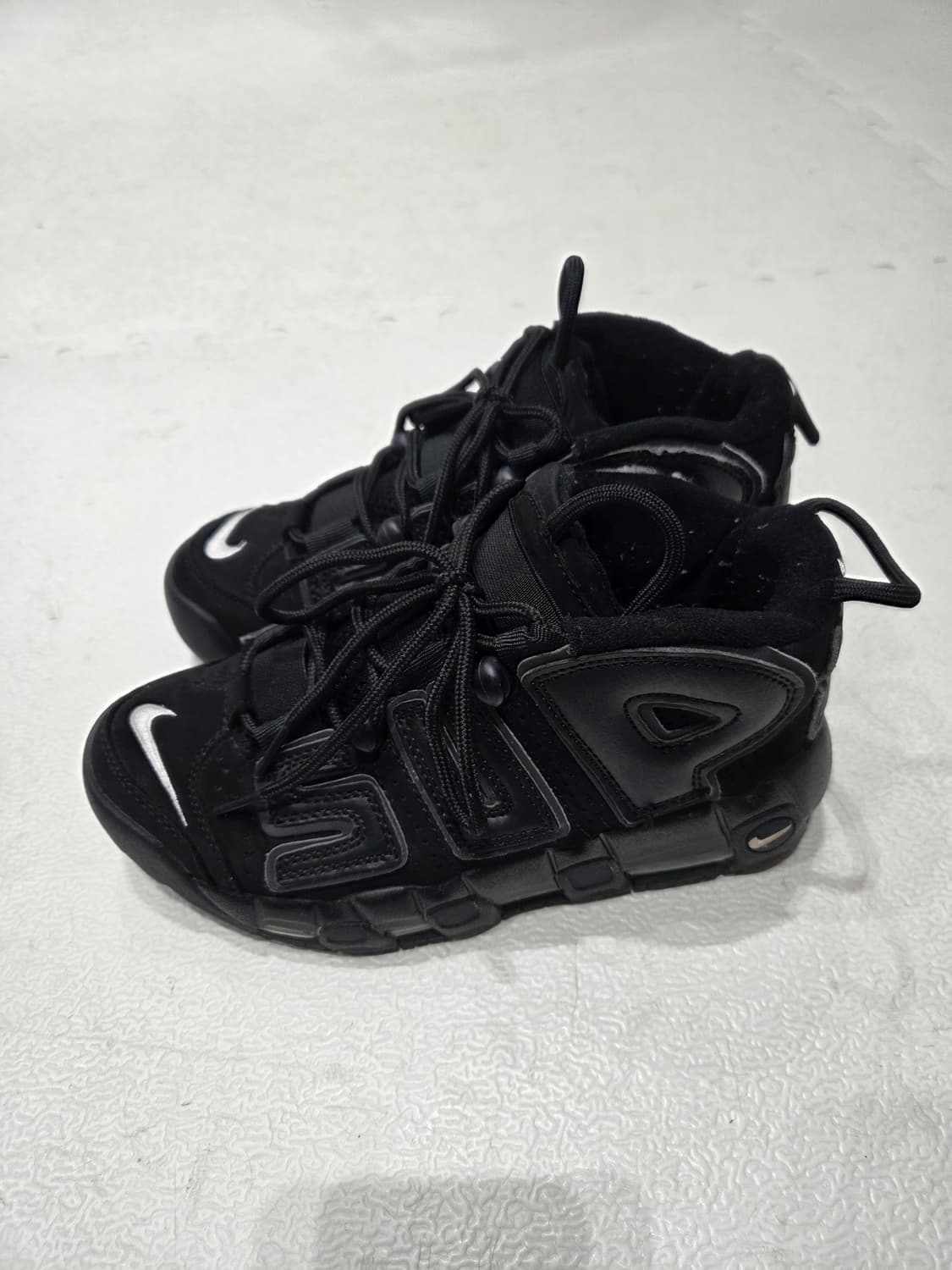 슈프림x나이키 에어모어 업템포 올블랙(235) 상품이미지1