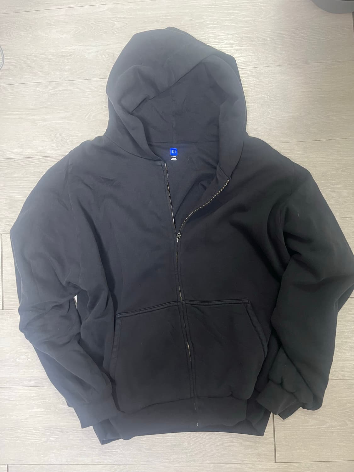 yeezy gap 검정 후드집업 상품이미지1