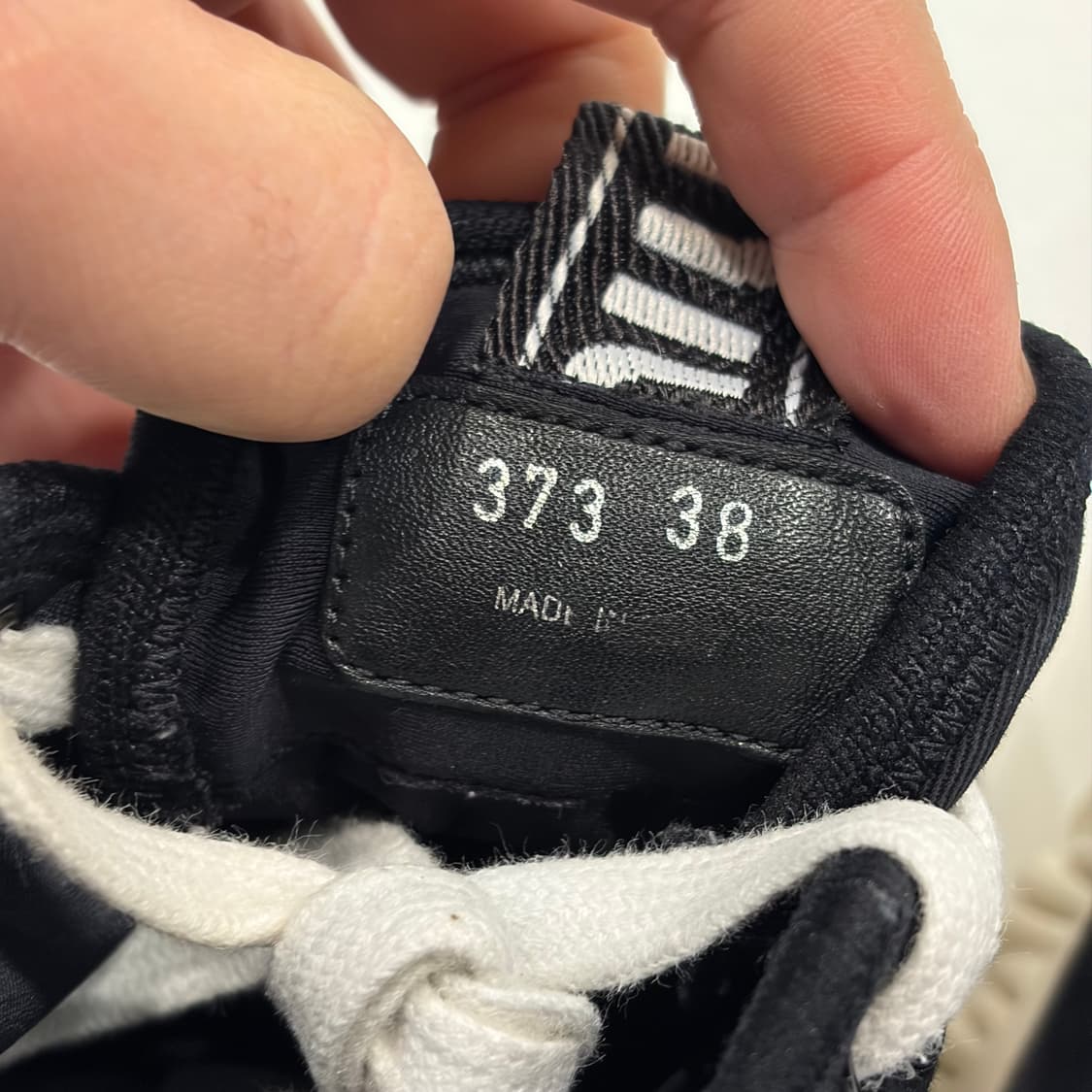 [38] 미우미우 개버딘 블랙 스니커즈 캔버스 운동화 상품이미지6