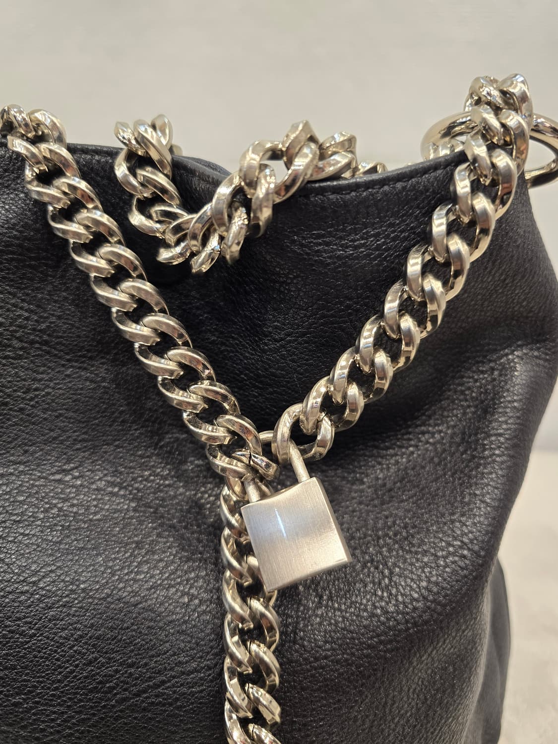 아더앤드 OTHER AND 블랙 카마백 숄더백 상품이미지7