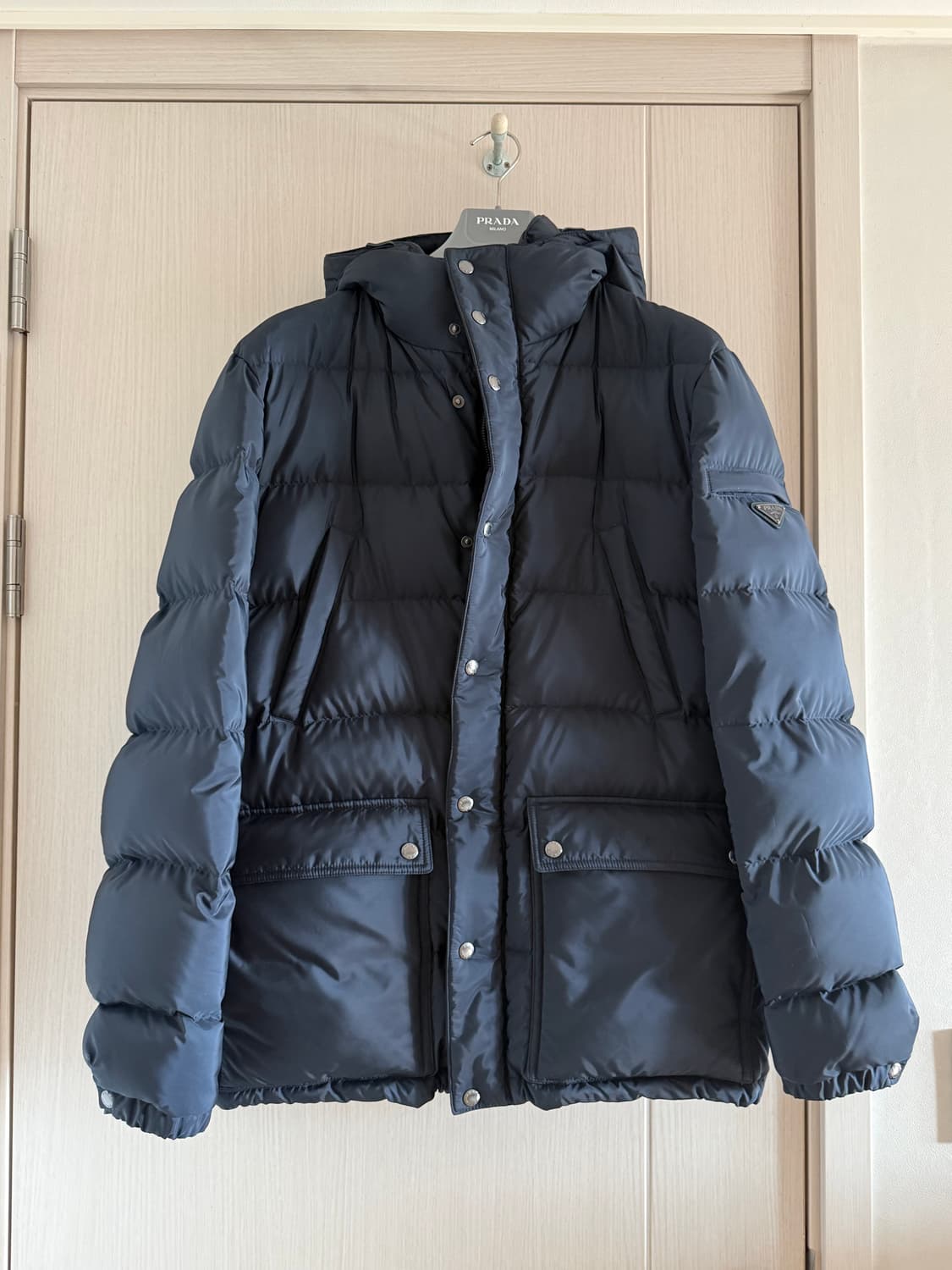 프라다 남자 패딩 52사이즈 네이비 상품이미지2