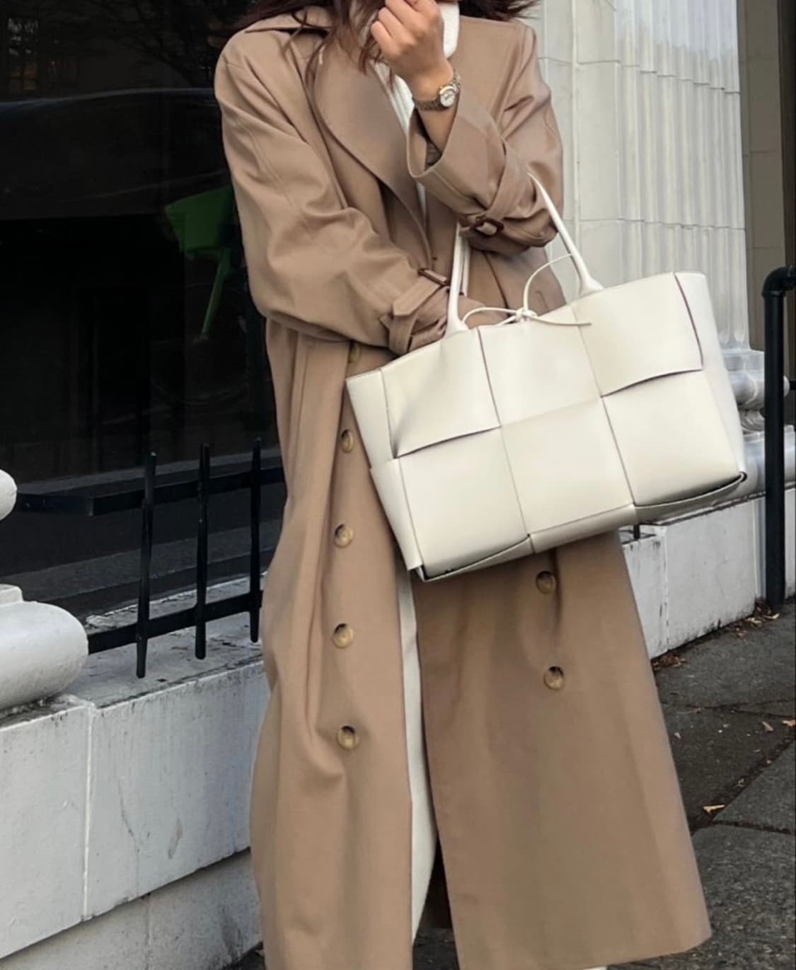 보테가 베네타 아르코 토드백 미듐 화이트 상품이미지1