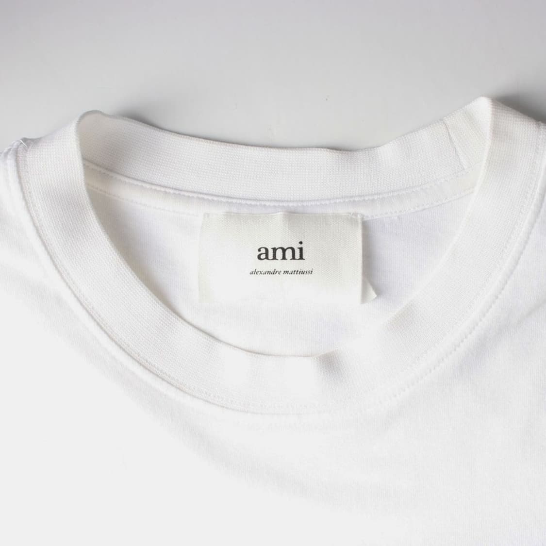 AMI 스몰 하트 로고 화이트 반팔티 상품이미지5