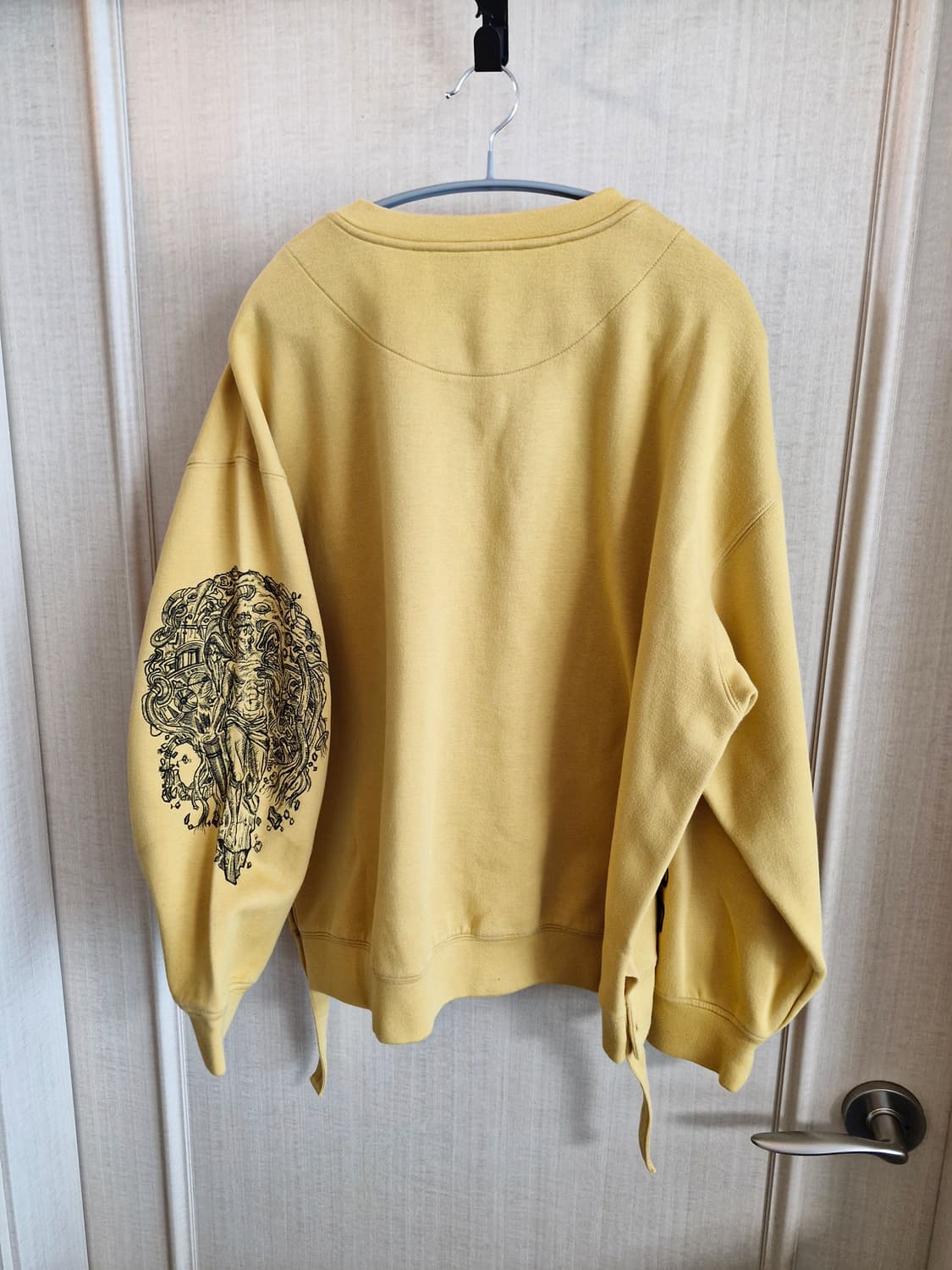 송지오옴므 자수 맨투맨 머스타드 50 상품이미지2