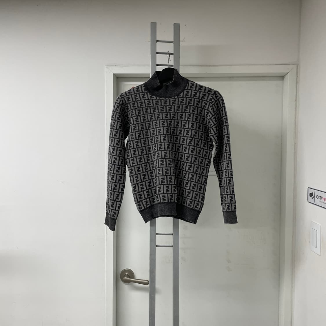 펜디 주카 니트 48(W) 상품이미지1