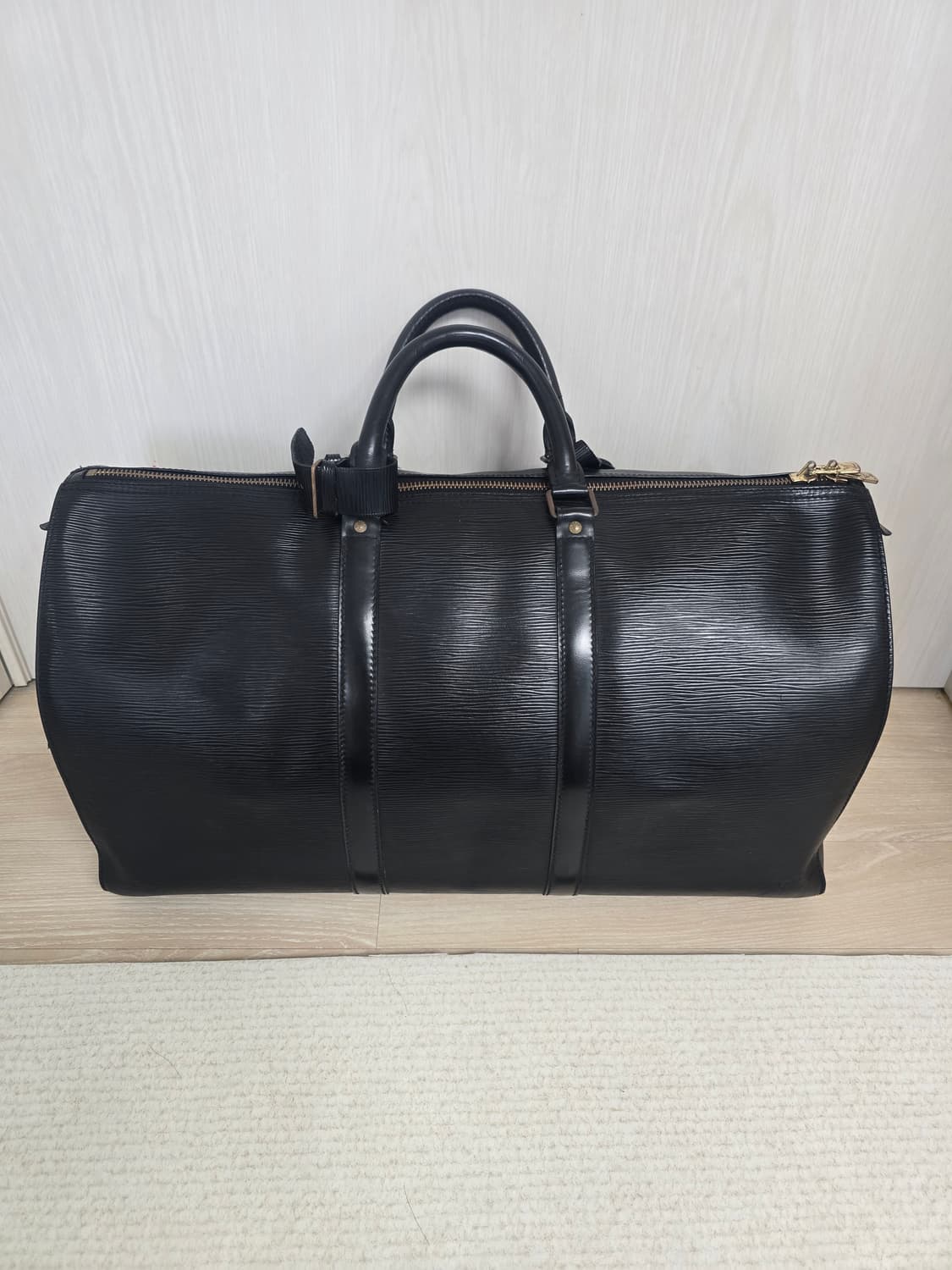 루이비통 에피 키폴 블랙 보스턴백 50 상품이미지2