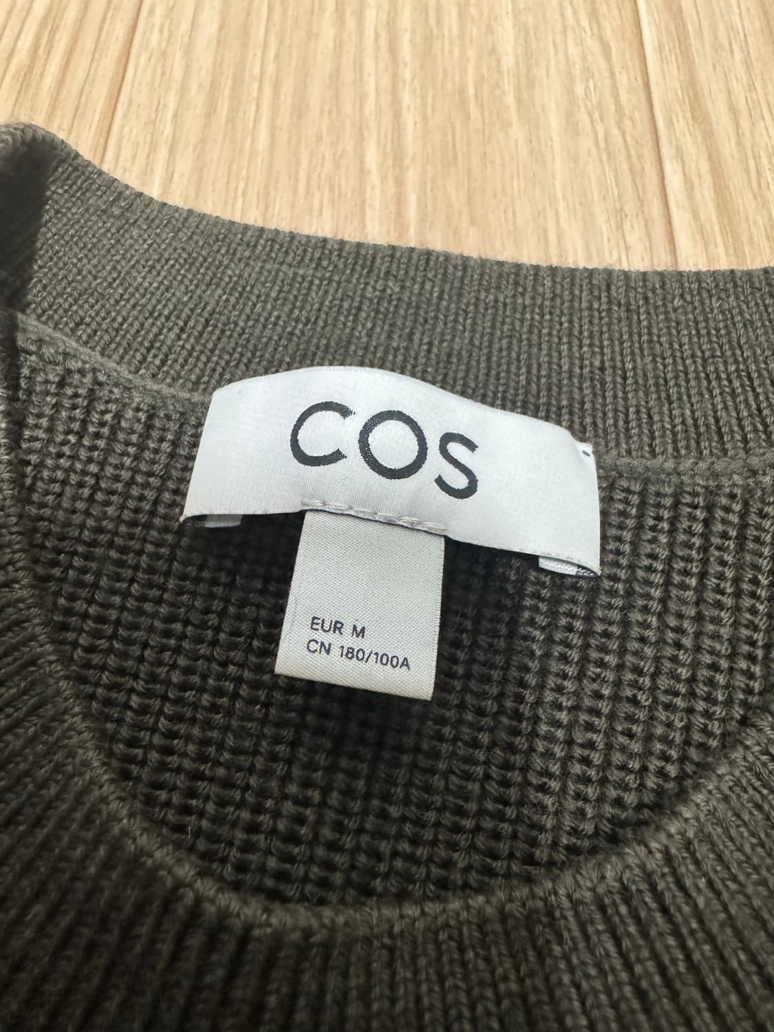 Cos 포켓 니트 판매합니다(새상품) 상품이미지3