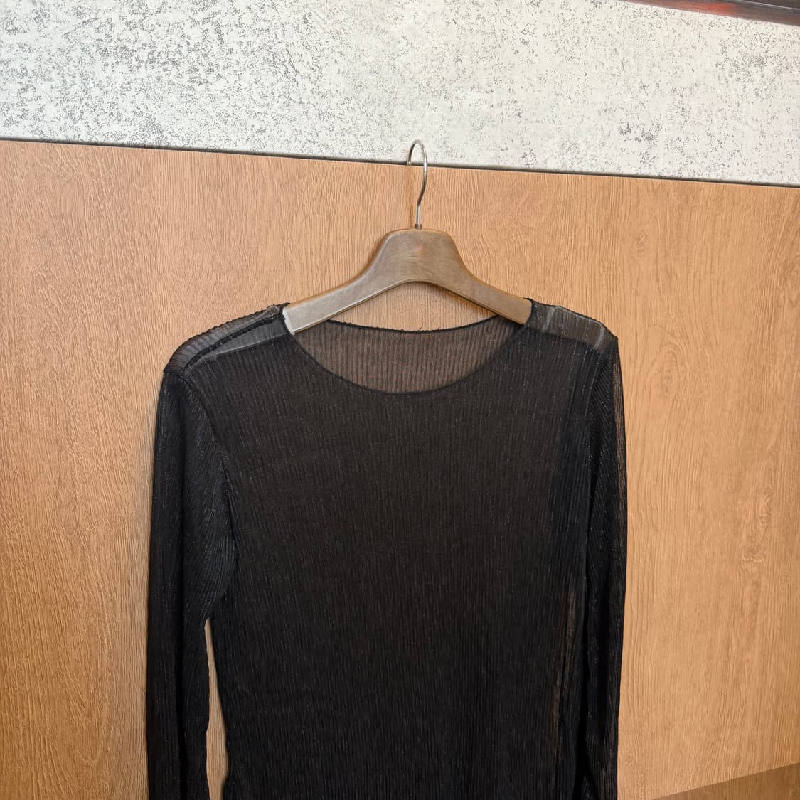 빈티지 라운드넥 롱슬리브 시스루 블라우스 플리츠 텍스처 디테일 블랙 상품이미지3