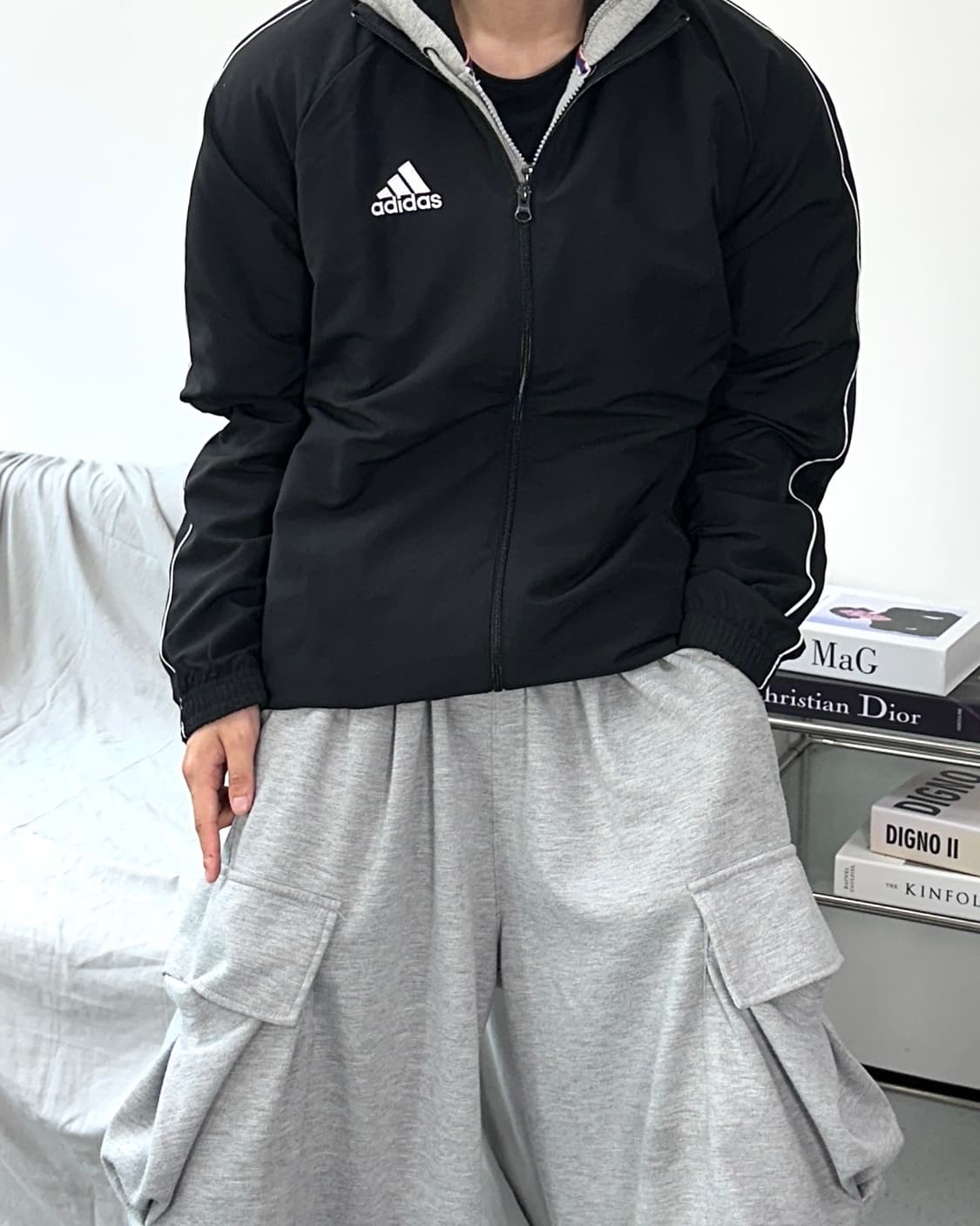 아디다스 화이트 파이핑 블랙 바람막이 상품이미지2