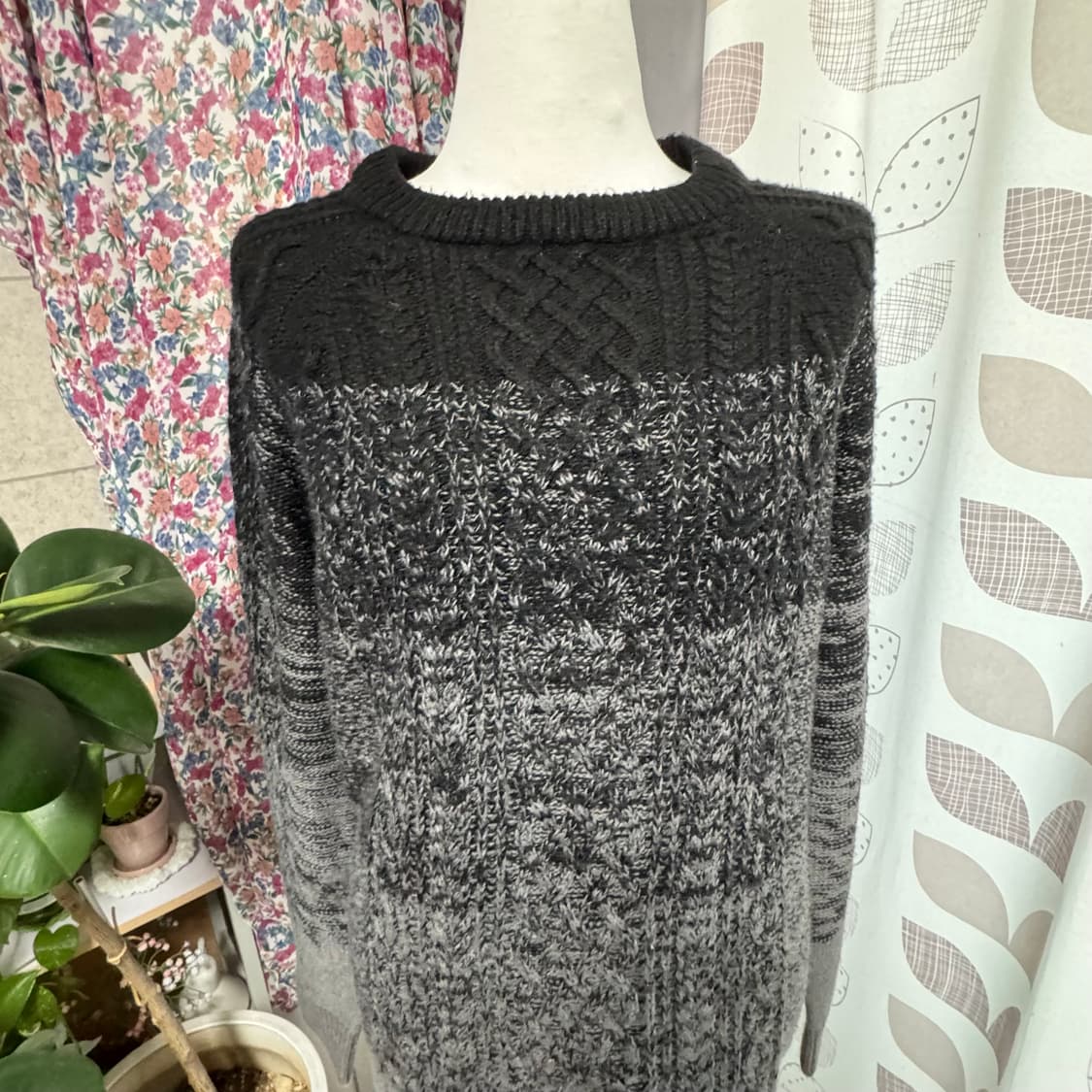 HUM 블랙그레이 그라데이션 니트 스웨터 상품이미지9