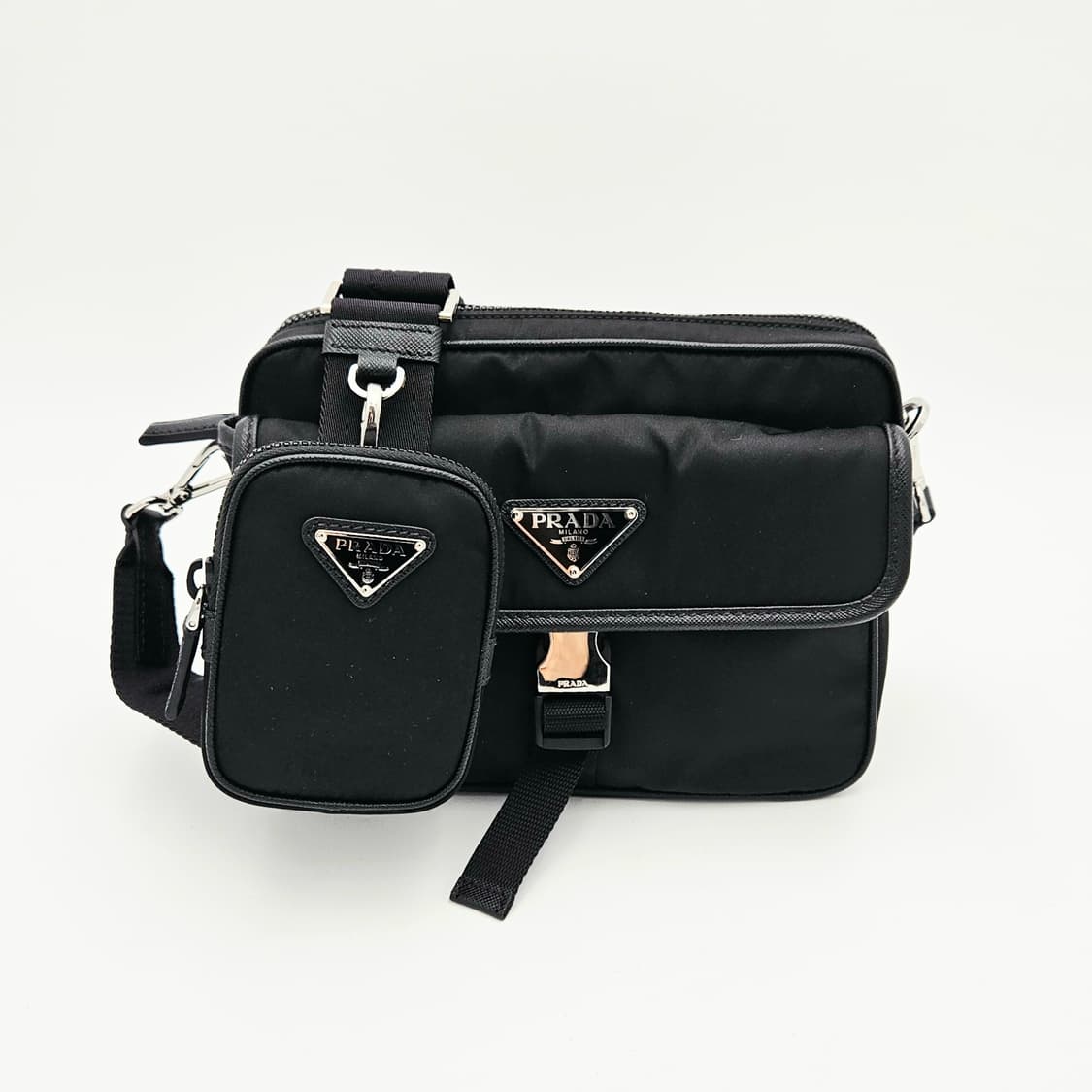 프라다 리나일론 멀티 포켓 크로스백 상품이미지1