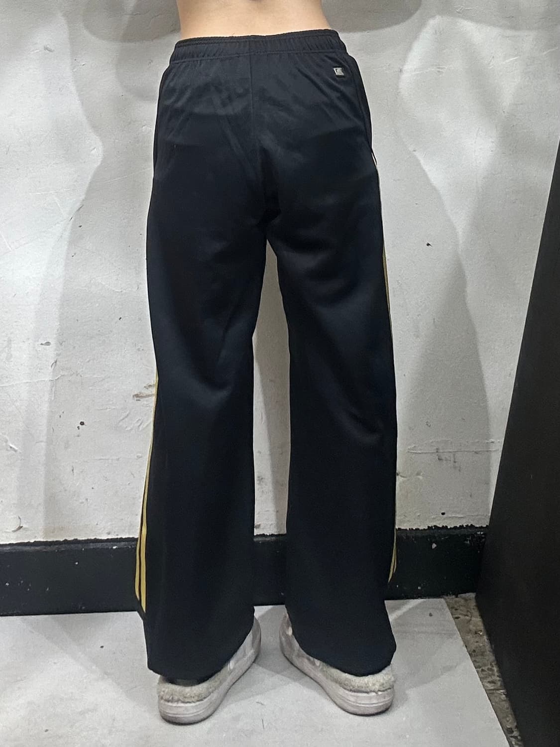 00s 아디다스 블랙 골드 삼선 와이드 팬츠 M 상품이미지3