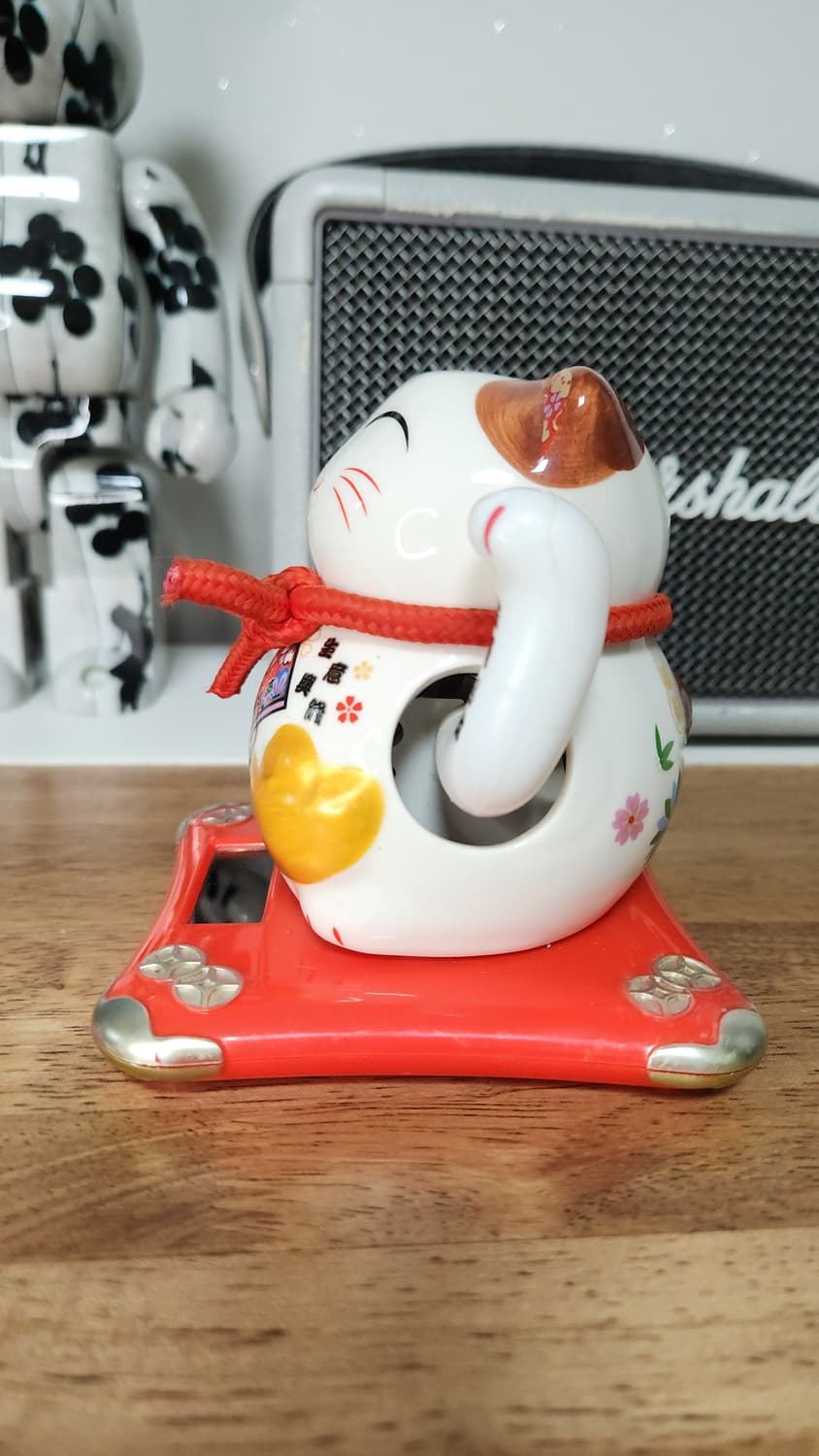 # 손흔드는 태양열 고양이 마네키네코 인형 개업선물 태양열 급처 상품이미지3