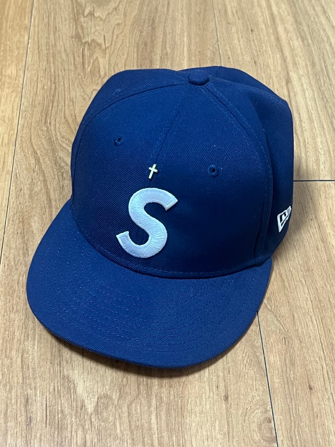 슈프림 뉴에라 60.6 상품이미지1