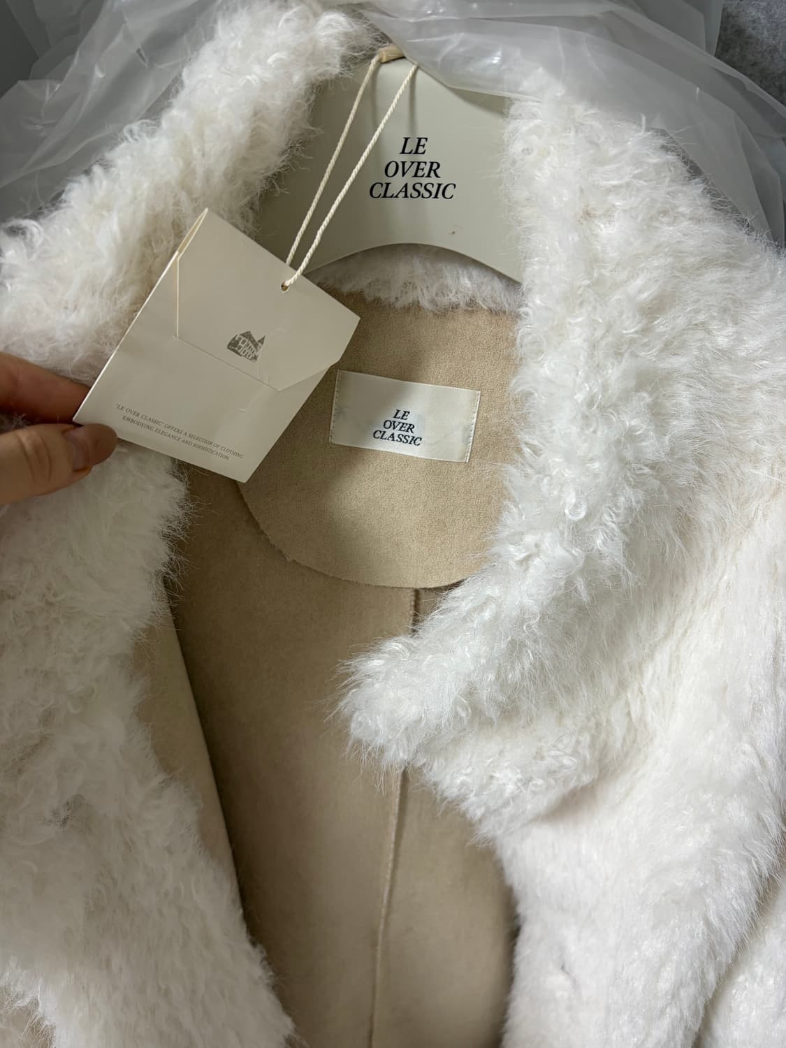 르오버클래식 오버 퍼 자켓 아이보리 상품이미지6
