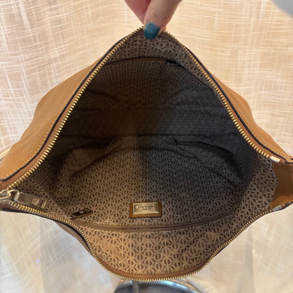 루이까또즈 소가죽 크로스백     상품이미지8