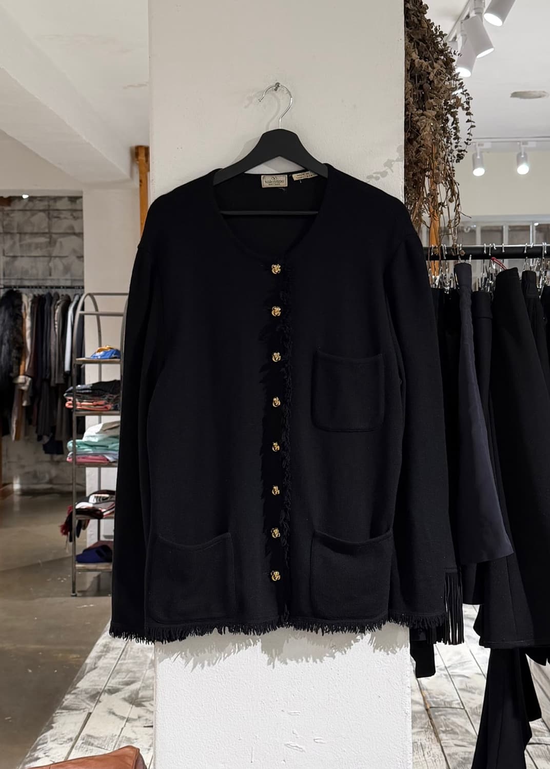 발렌티노 부티크 블랙 금장 버튼 태슬 디테일 가디건 상품이미지1