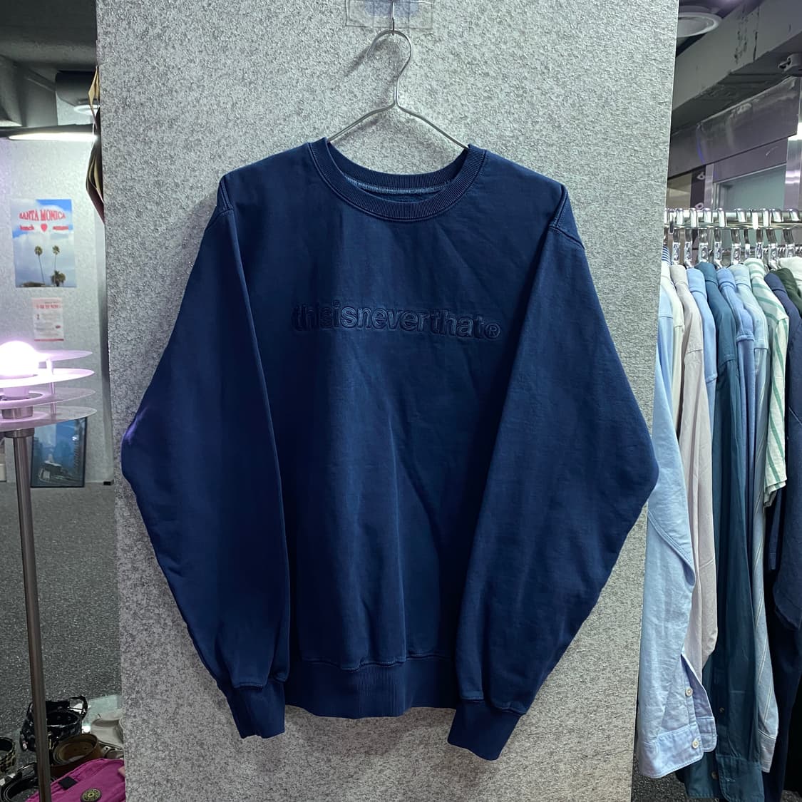 디스이즈네버댓 빅로고 네이비 맨투맨 B3202 상품이미지2