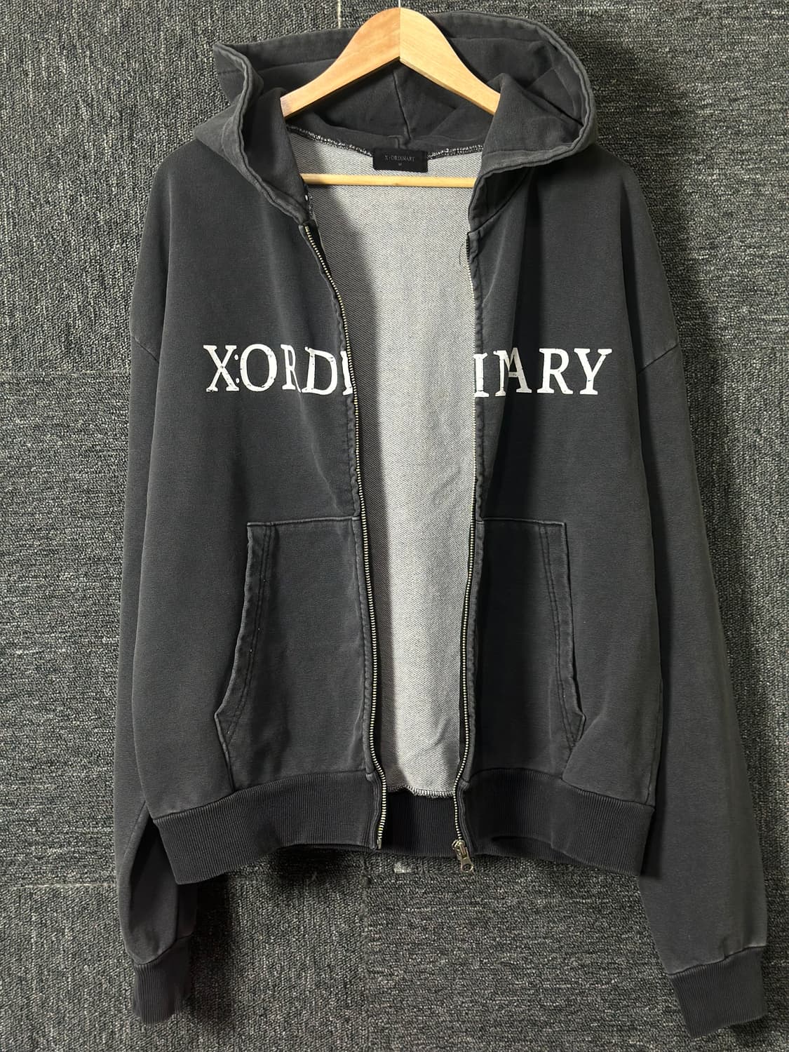 XORDINARY 후드집업 블랙 상품이미지3