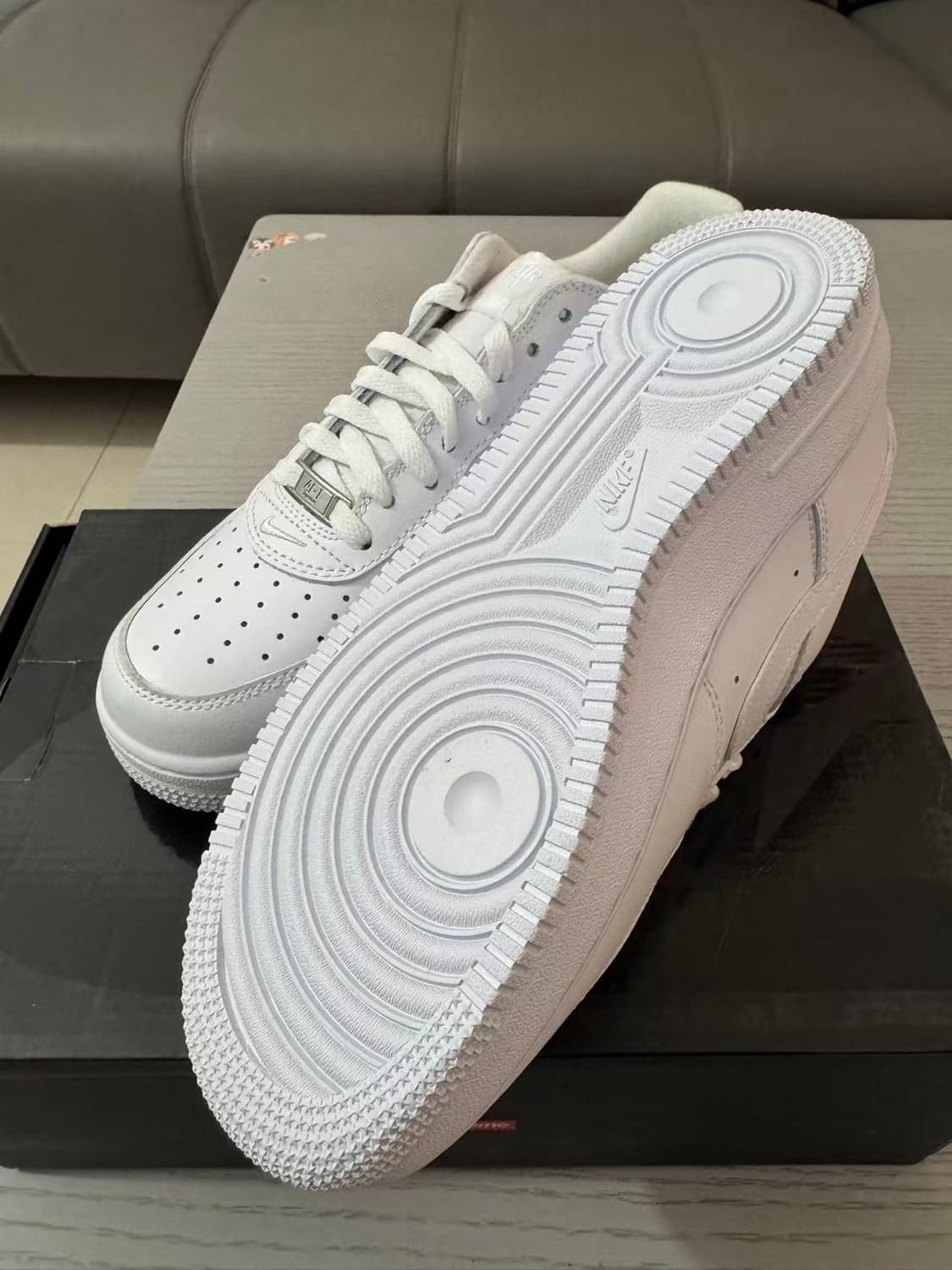 나이키 x 슈프림 에어포스 1 로우 화이트 260mm 상품이미지3