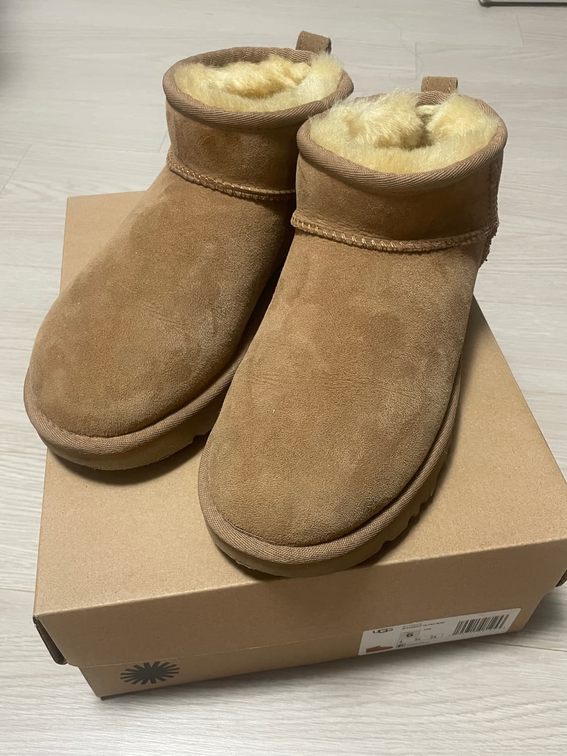 [6W] 어그 클래식 울트라 미니 부츠 체스트넛 상품이미지1