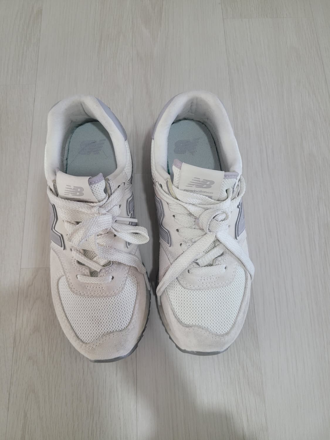 뉴발란스 574 플러스 240(아이유 애착 운동화) 상품이미지3