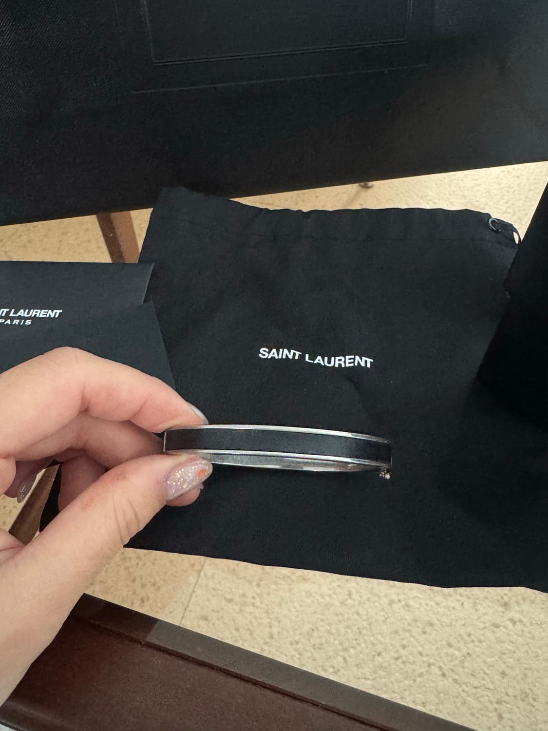 정가 105만 생로랑 카산드르 가죽 팔찌 상품이미지5