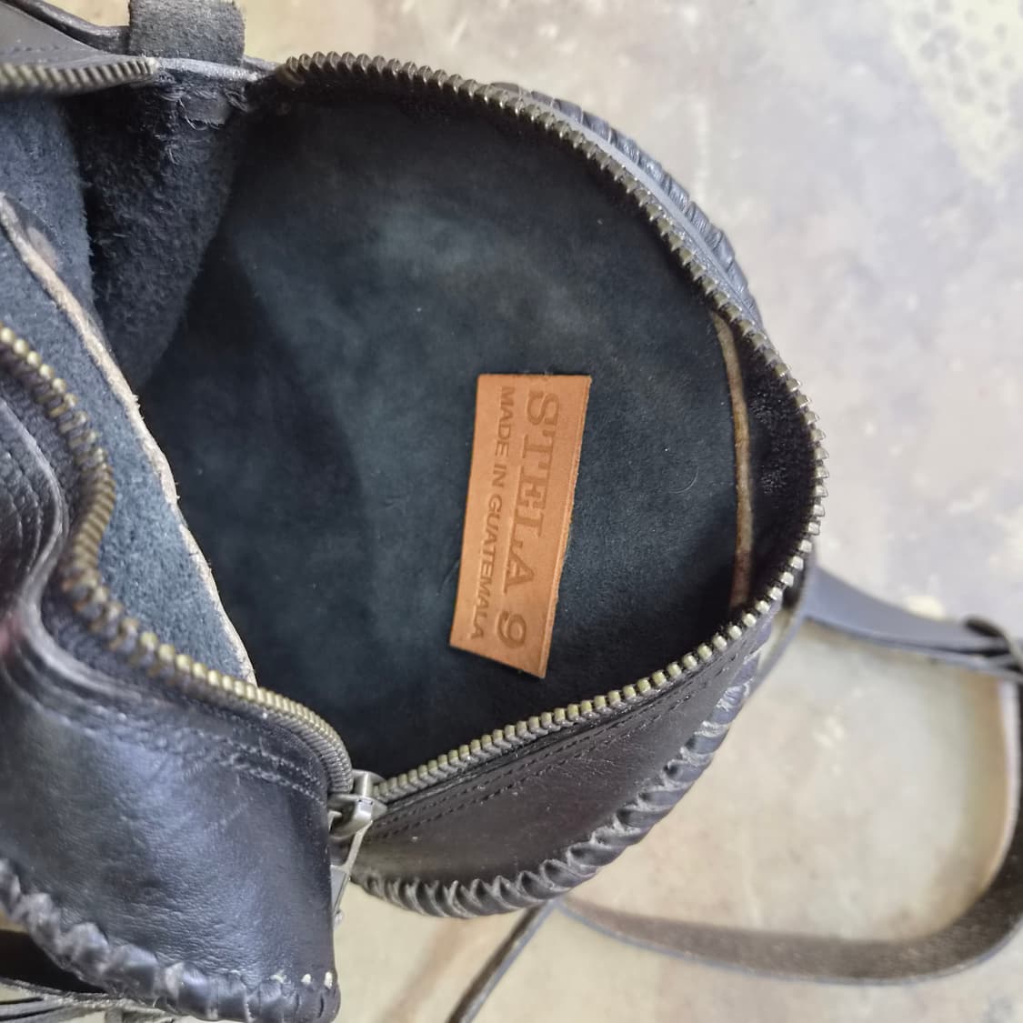 STELA9 스텔라9 나바호 가죽 크로스백 가방 빈티지 에스닉 크로스백 상품이미지5