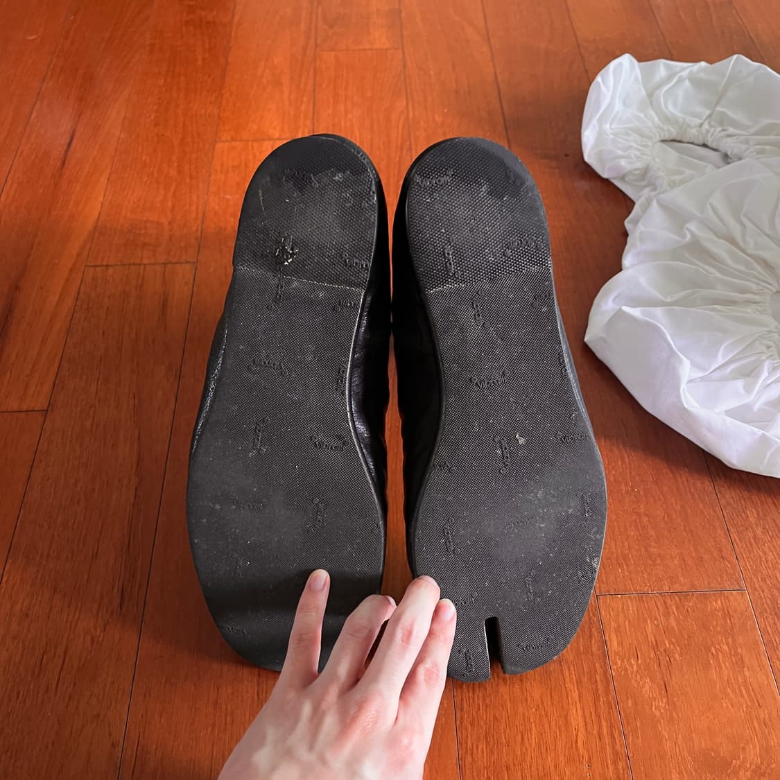 메종 마르지엘라 타비 플렛 앵클 부츠 그레인 데러 블랙 43 상품이미지5
