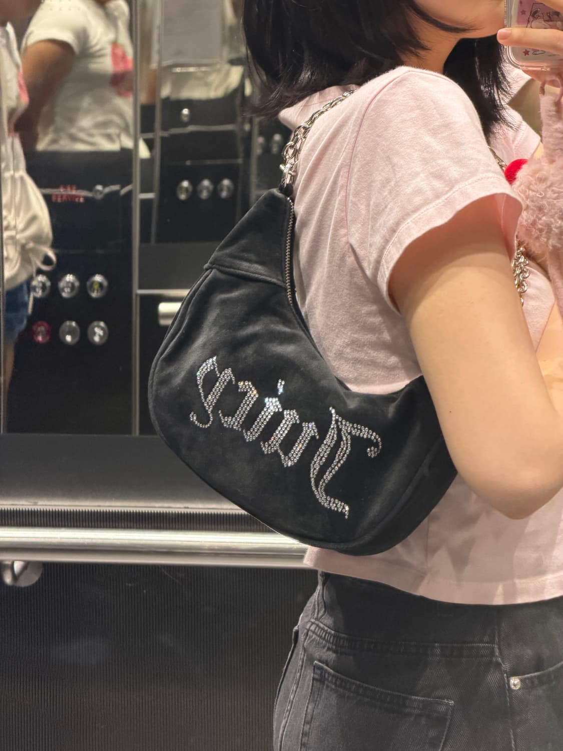 쥬시꾸뛰르 블랙 벨벳 체인호보백 상품이미지1