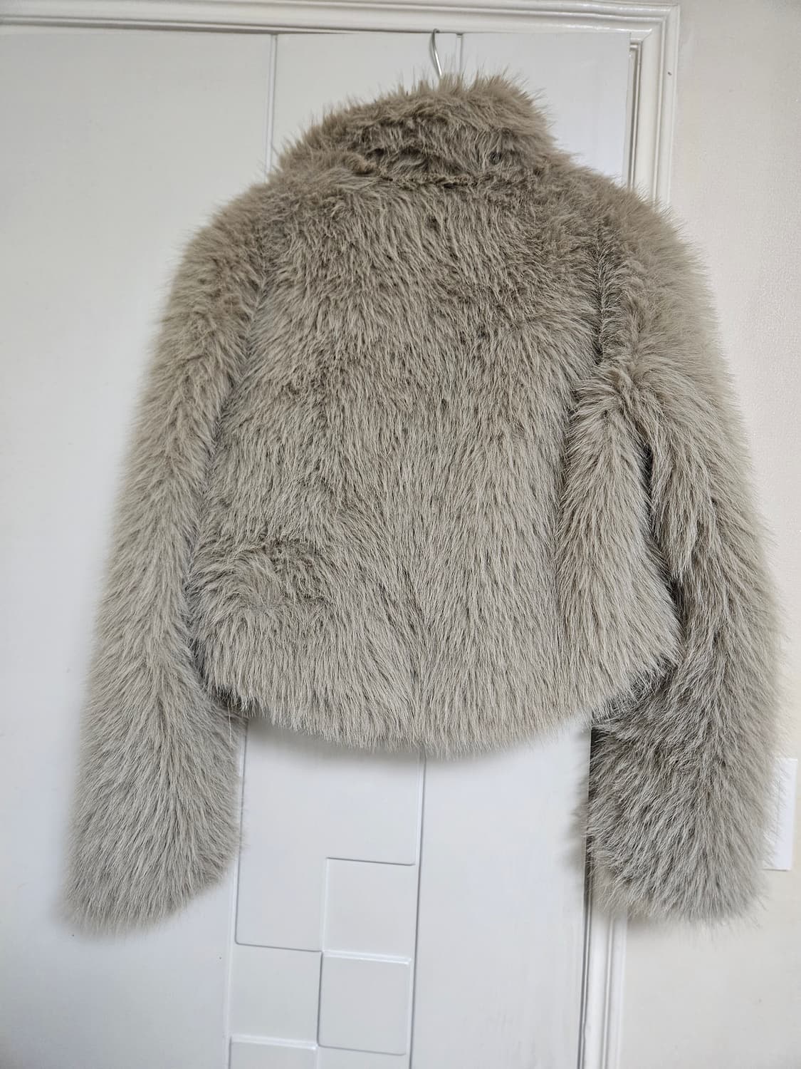 오데스 그레이 퍼 FAUX FUR JACKET - ASH GREY 상품이미지3