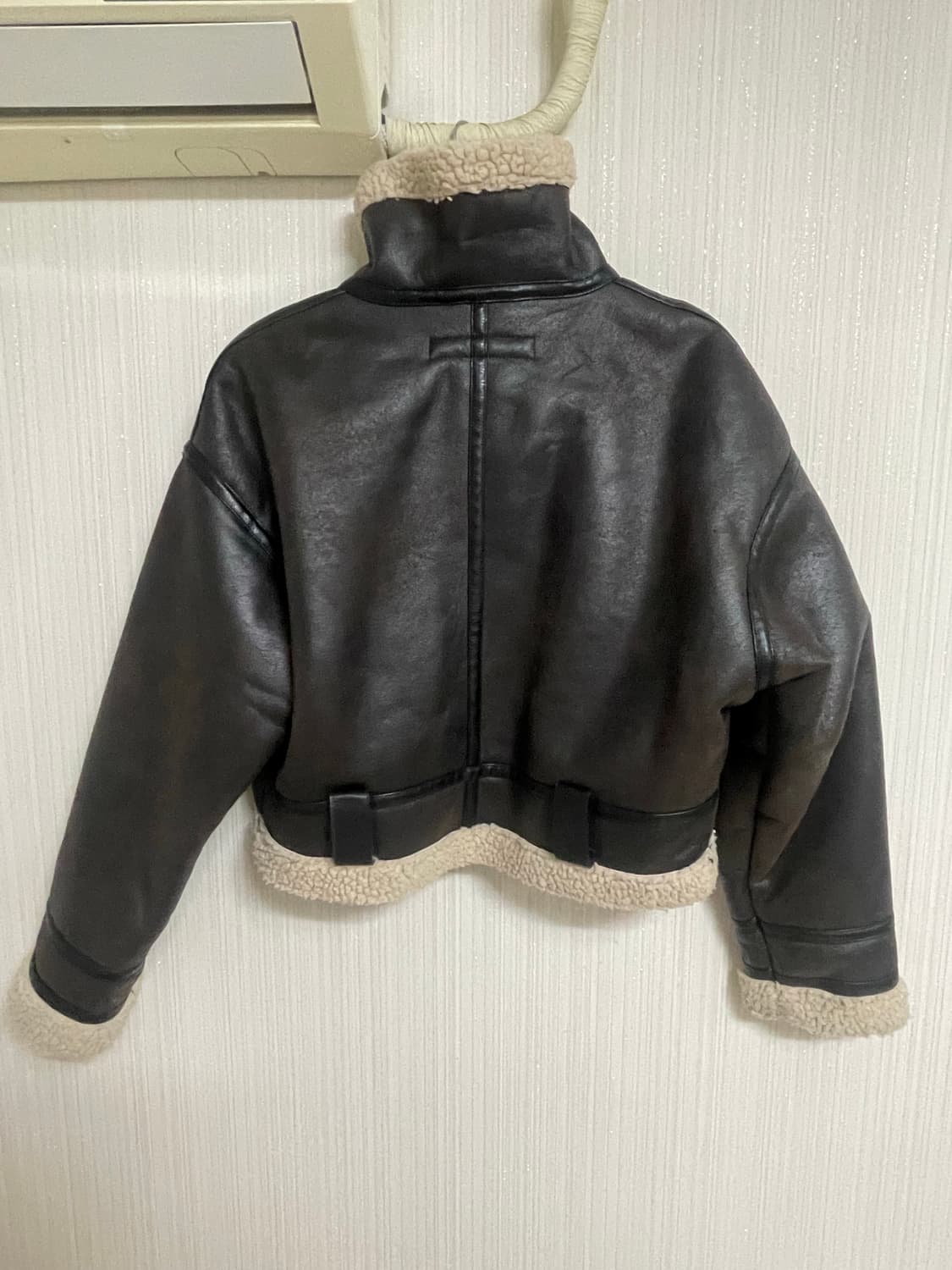 자라 숏무스탕 판매합니다 상품이미지6