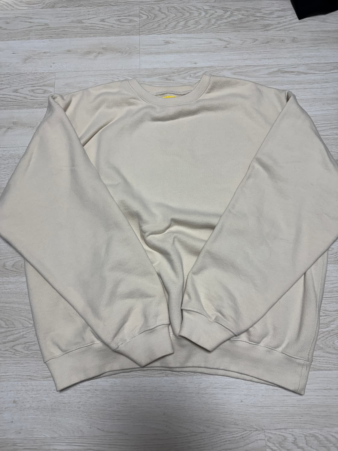 카키스 khakis 크림 스웻셔츠 상품이미지1