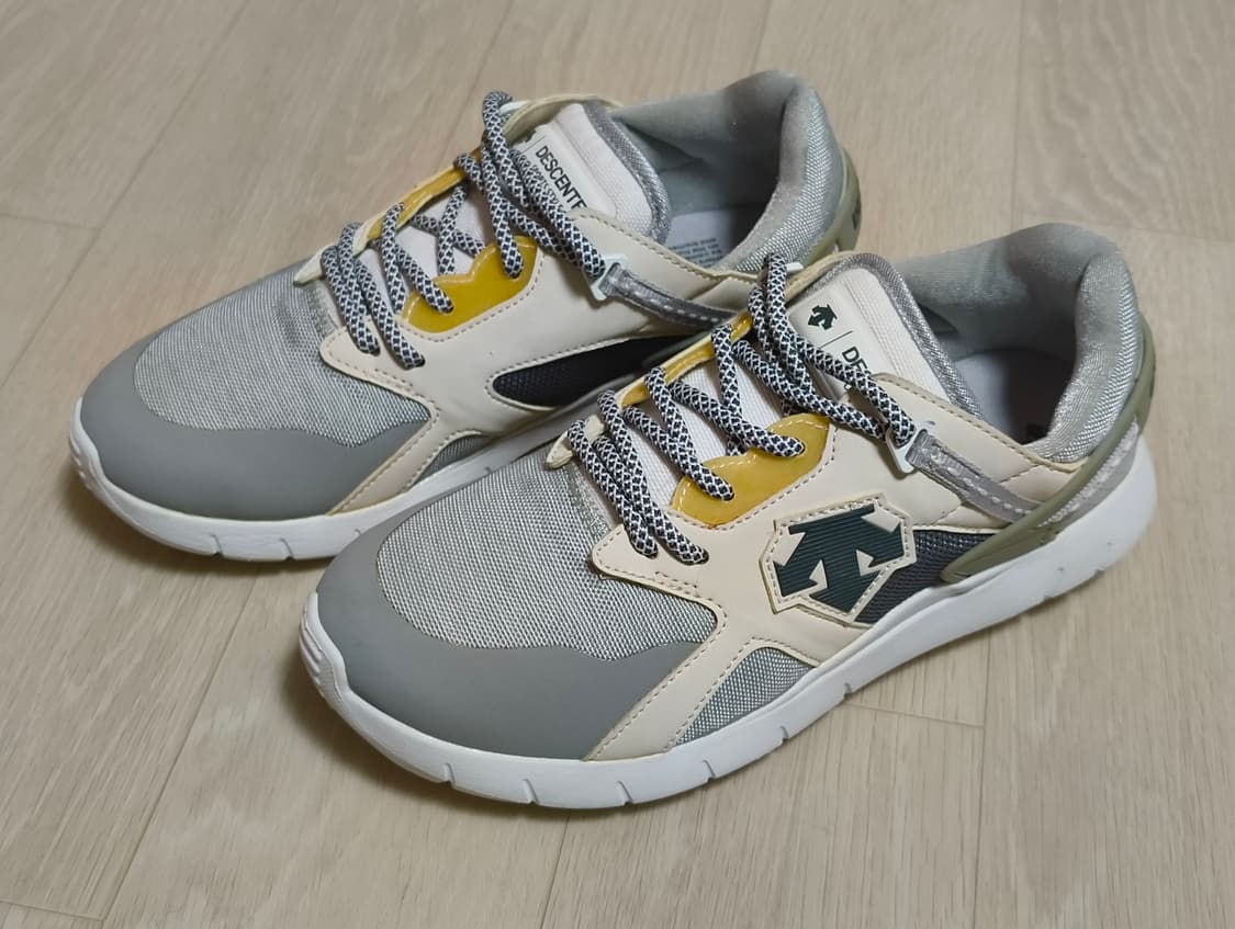 데상트 스니커즈 220사이즈 상품이미지2