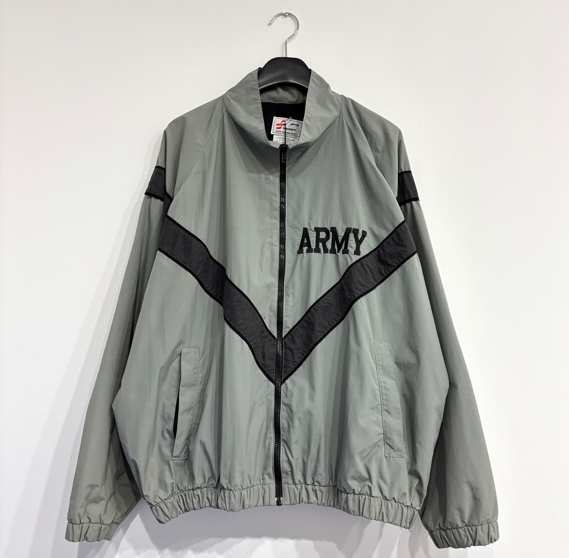 IPFU 90s US ARMY 오리지널 브이 스카치 바람막이 상품이미지1