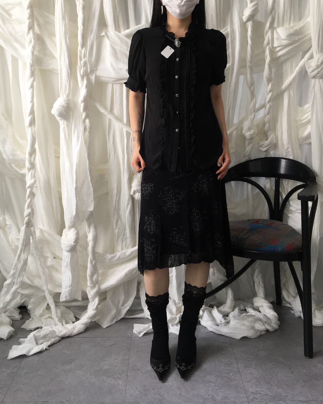 Pin button point frill blouse 상품이미지8