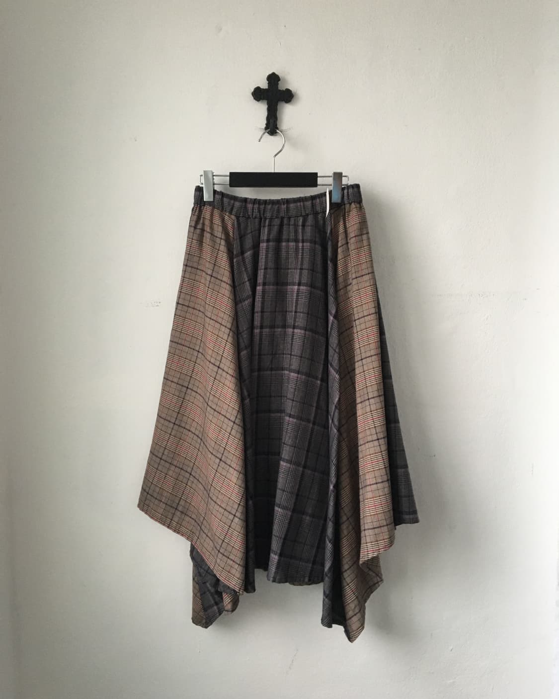 Unbalanced check pattern skrit 상품이미지1