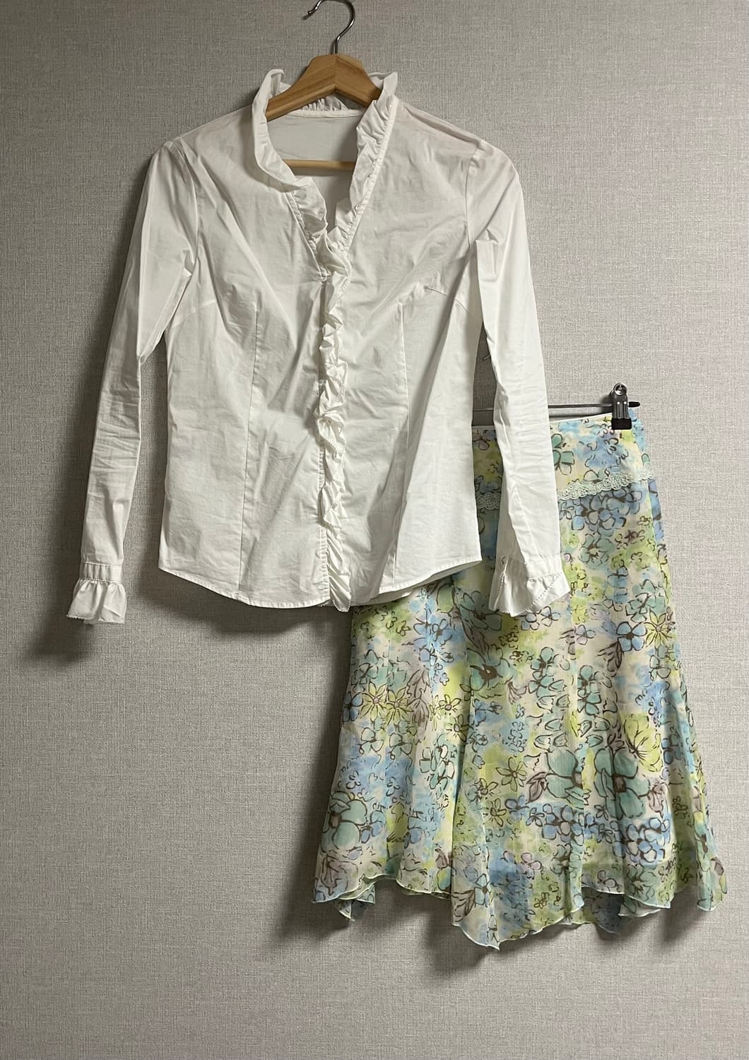 [플로럴 / 페어리 / set] 플로럴 언발 미디 스커트 & 프릴 셔츠 상품이미지1